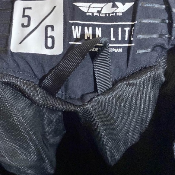 Youth/Woman’s fly racing dirt bike pants. Original owner was 16 year old teen. - Picture 2 of 2
